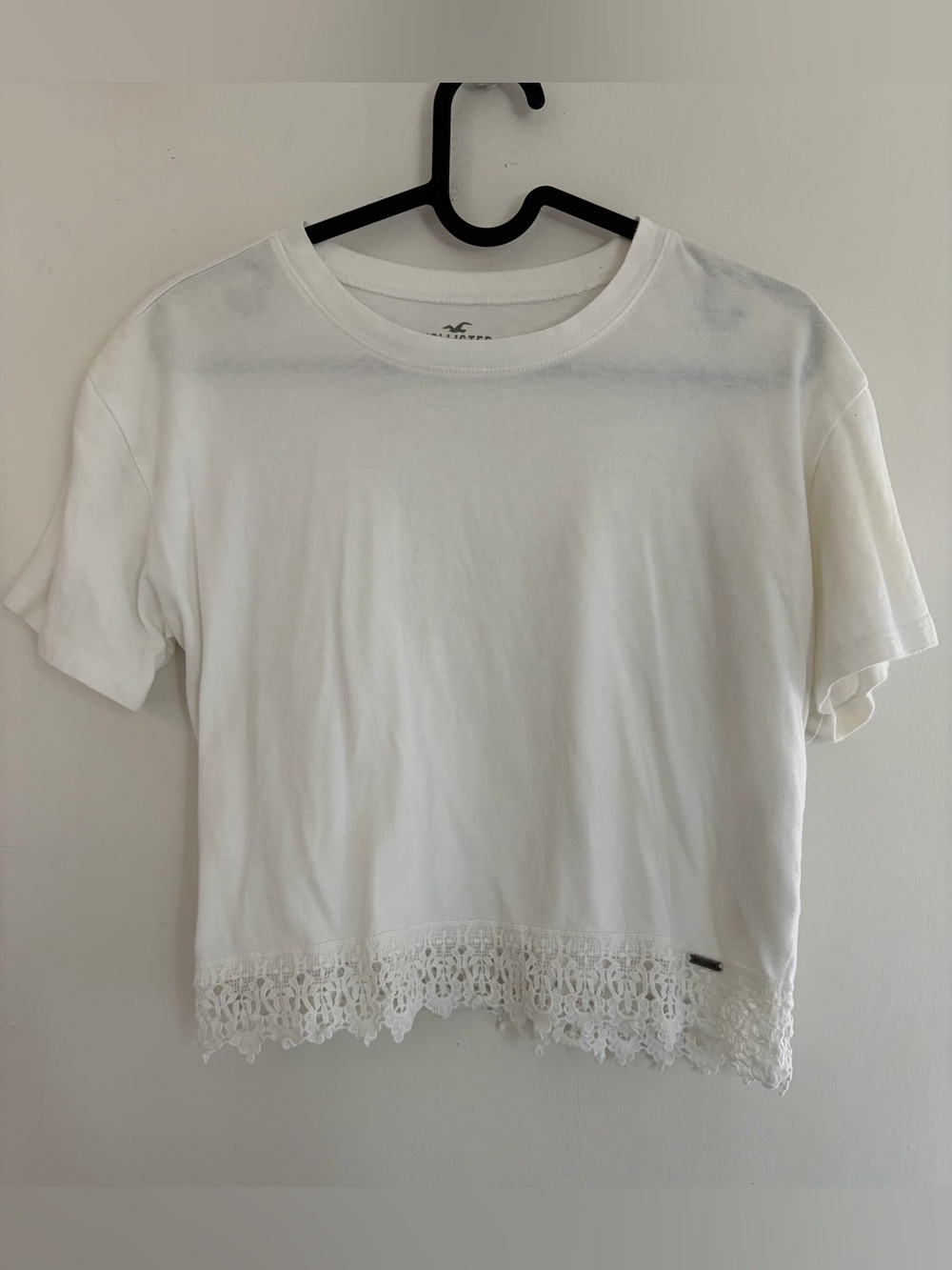 Hollister White Cropped Tee with Lace Hem